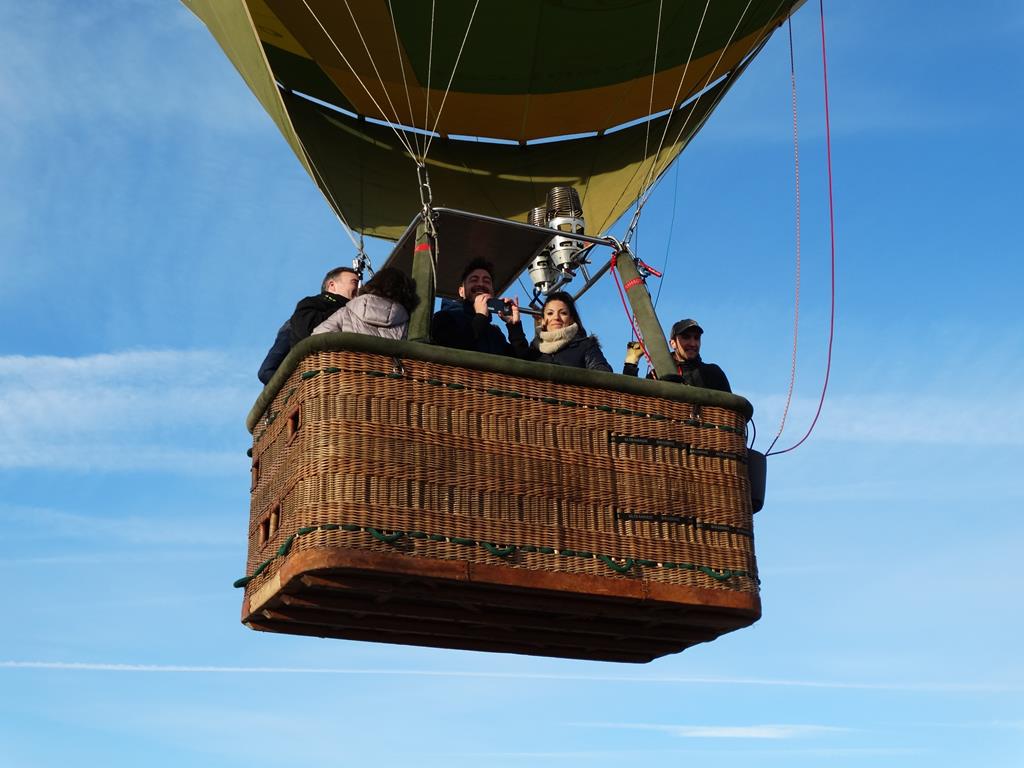 Is flying in a hot air balloon safe? What you need to know before going up